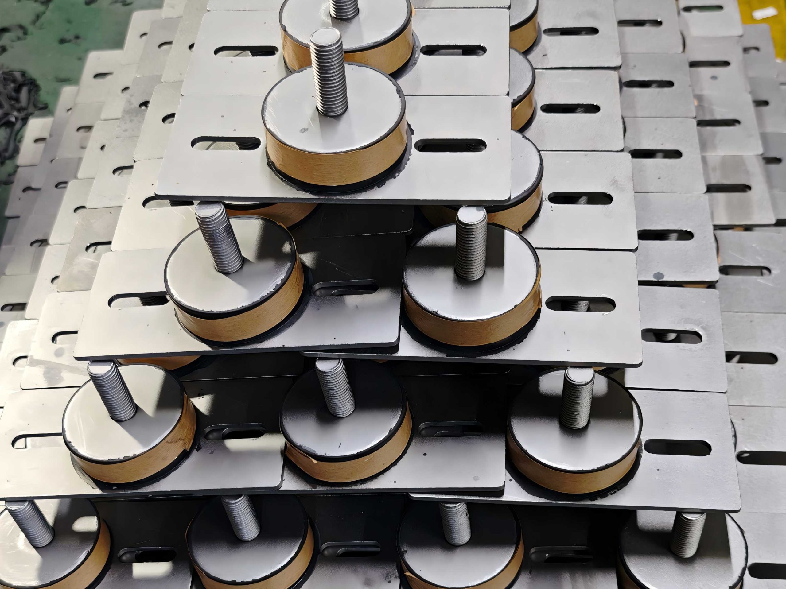 Rubber vs Polyurethane Vibration Pads